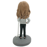 Niestandardowa mama sprzątająca Bobblehead za pomocą odkurzacza