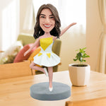 Niestandardowa figurka Bobblehead z wesołą pozą