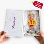 Personalizowana figurka chłopca trzymającego numer 10