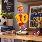 Personalizowana figurka chłopca trzymającego numer 10