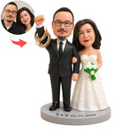 Personalizowana figurka pary młodej z podstawką na obrączki ze zdjęcia
