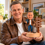 Personalizowany, wykonywany na zamówienie bobblehead na emeryturę o tematyce podróżnej z obrotową podstawą muzyczną 360°