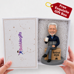 Personalizowana figurka bobblehead na emeryturę z kubkiem kawy
