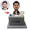 Niestandardowy Bobblehead podczas pracy