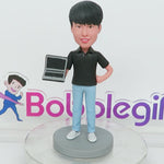 Niestandardowy męski inżynier oprogramowania Bobblehead z komputerem